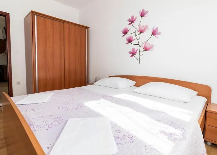 Apartmani Mira