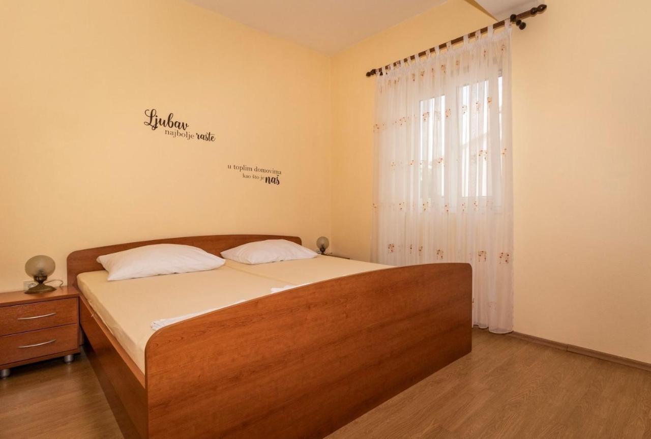 Mira Apartmán Pag Town
