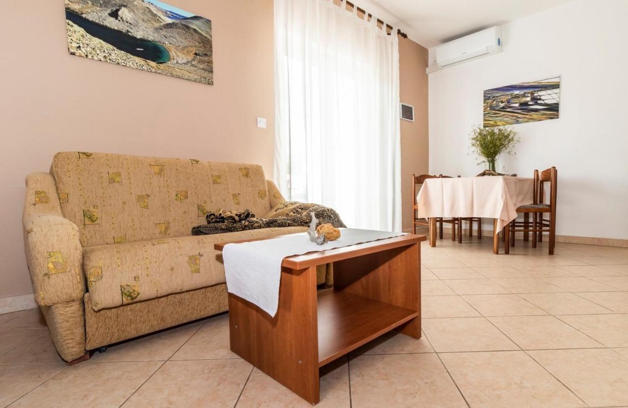 Mira Apartmán Pag Town